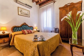 Single Room | Hypo-allergenic bedding, pillowtop beds, free WiFi, bed sheets