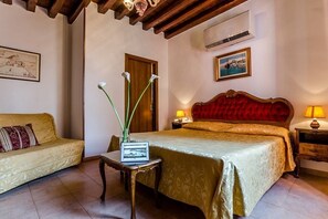 Ropa de cama hipoalergénica, camas con pillow-top y wifi gratis