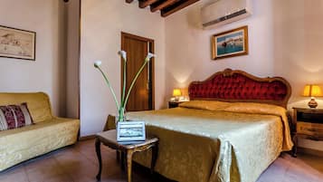 Habitación cuádruple clásica, para no fumadores, baño privado | Ropa de cama hipoalergénica, camas con pillow-top y wifi gratis