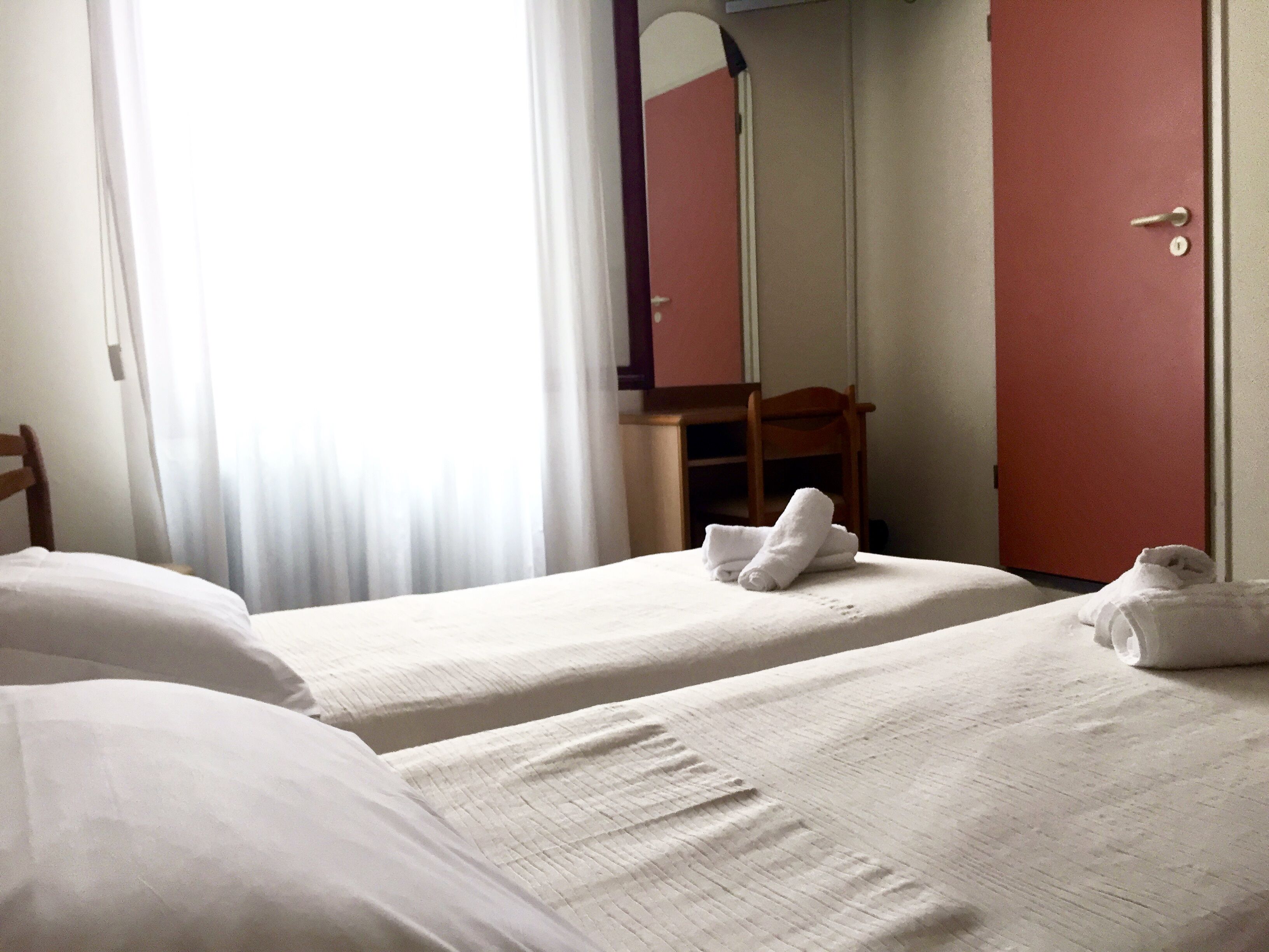 Cubrecamas, colchones con pillow-top y cortinas blackout 