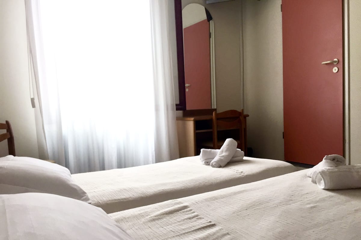 Cubrecamas, colchones con pillow-top y cortinas blackout