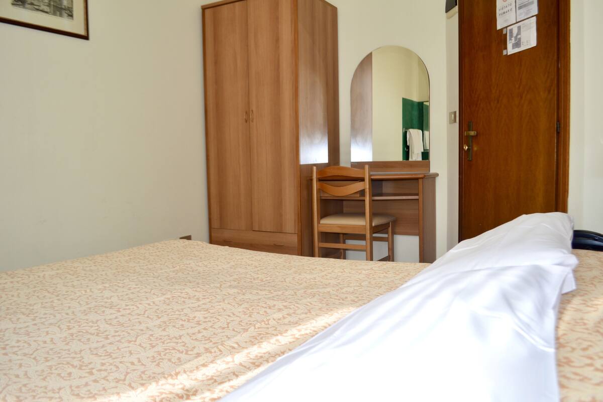 Cubrecamas, colchones con pillow-top y cortinas blackout 