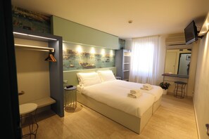 Quarto casal | Banheiro | Secador de cabelo (mediante solicitação), toalhas de banho