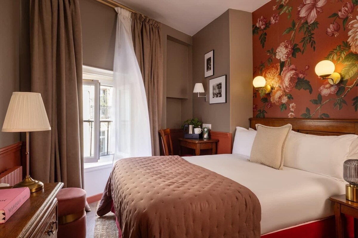 In-room safe, desk, blackout curtains, iron/ironing board (on request)