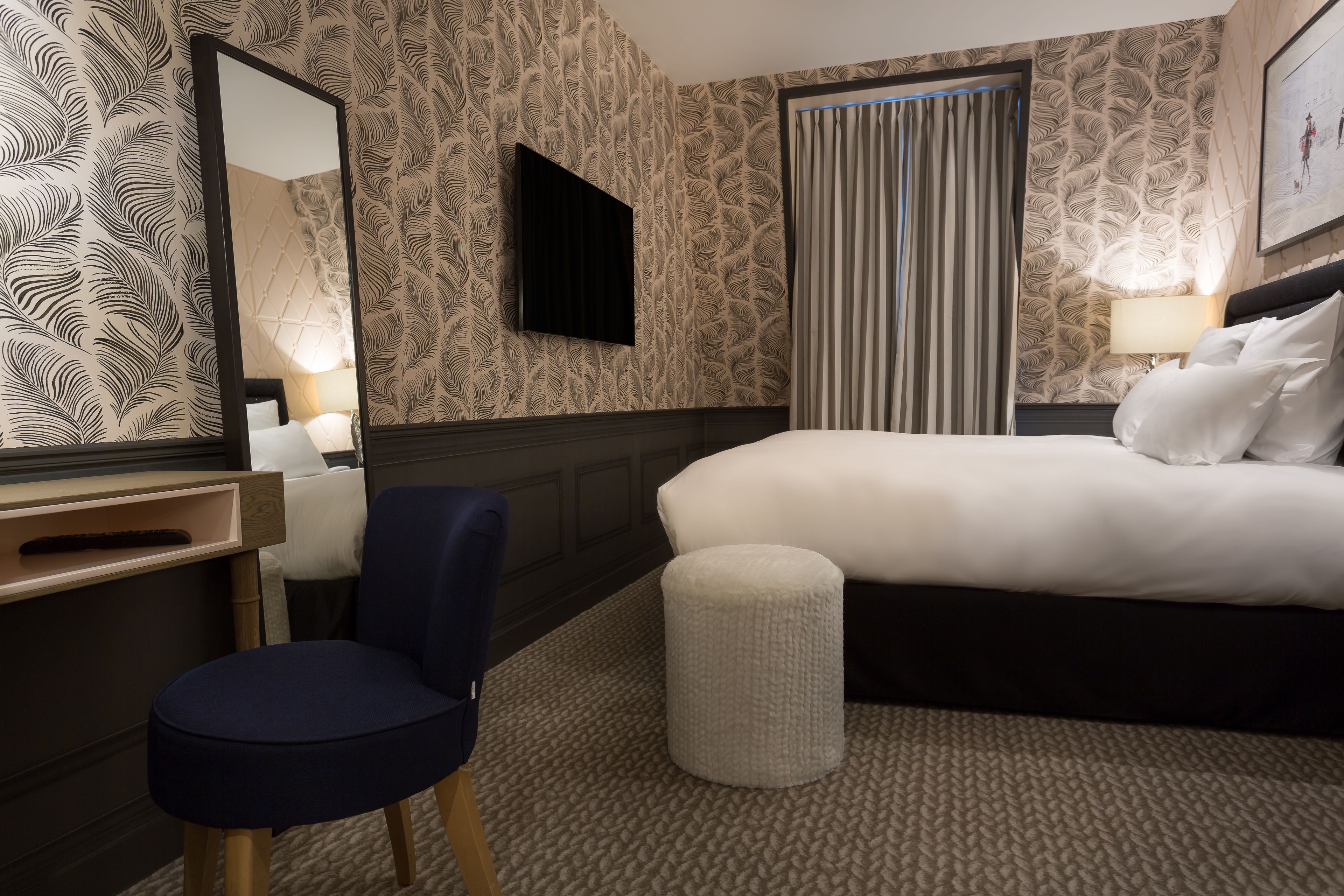deluxe double room | premium bedding, minibar, in-room safe, desk