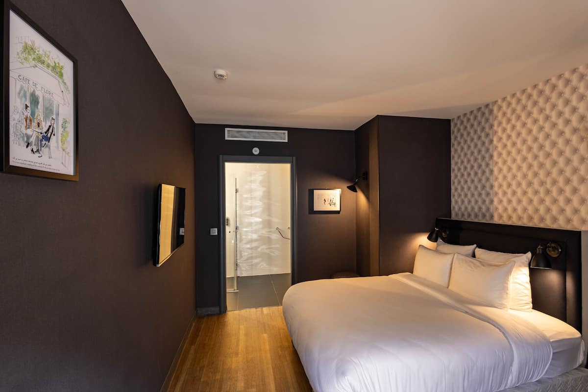 Doppia Standard, accessibile ai disabili, al piano terra | Biancheria da letto di alta qualità, minibar, una cassaforte in camera