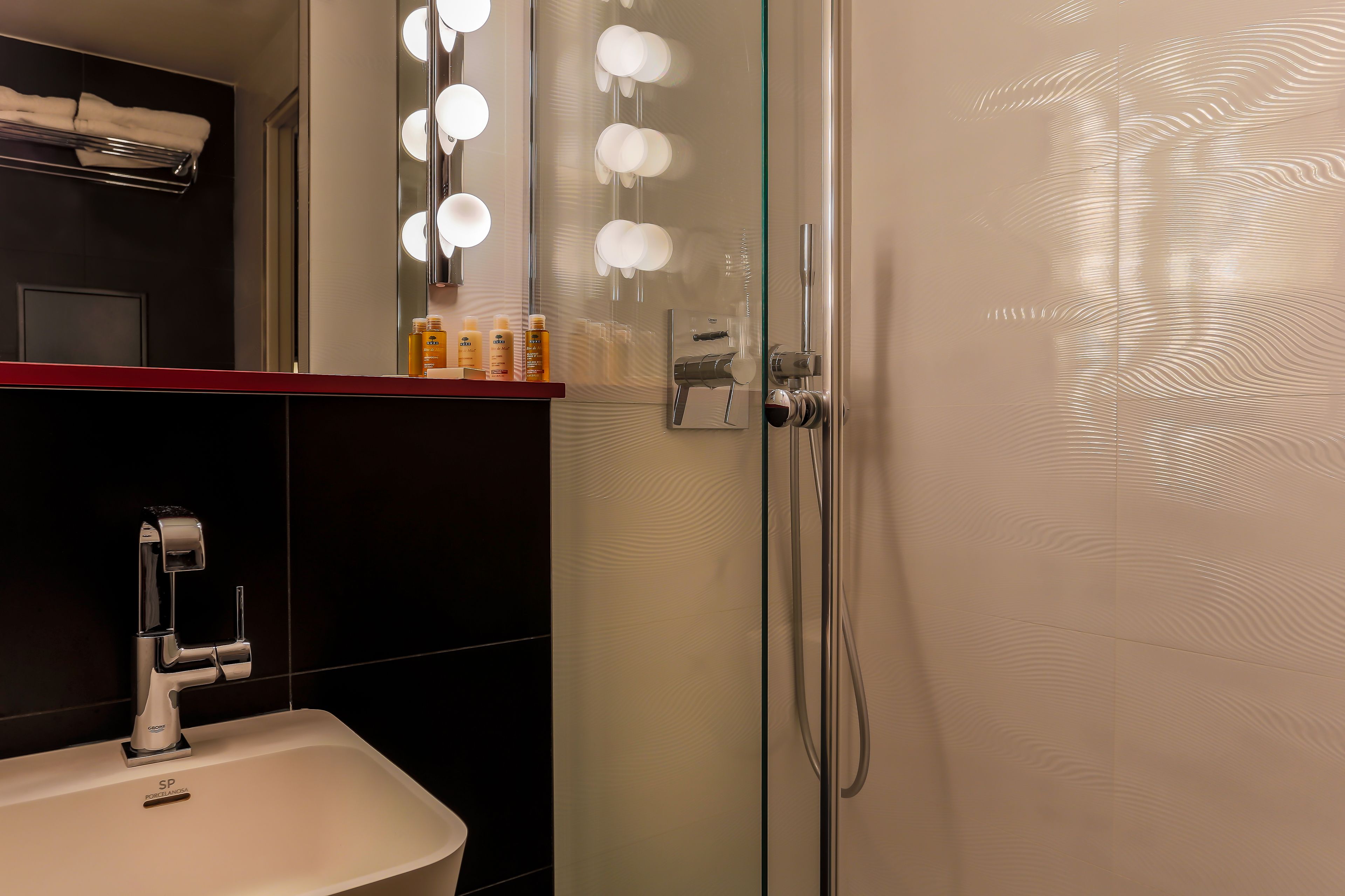 superior double room (radieuse) | bathroom | free toiletries, hair dryer, towels