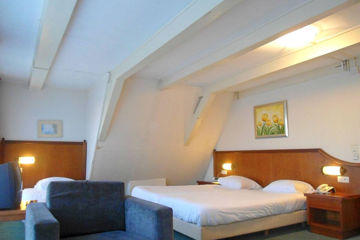 In-room safe, desk, rollaway beds, free WiFi