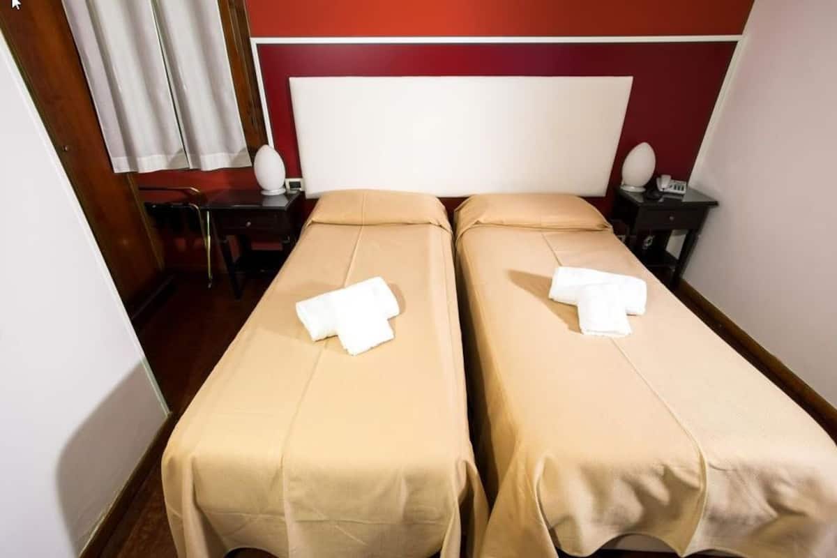 In-room safe, desk, soundproofing, free WiFi