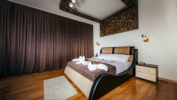 Zimmersafe, Schreibtisch, schallisolierte Zimmer, kostenloses WLAN