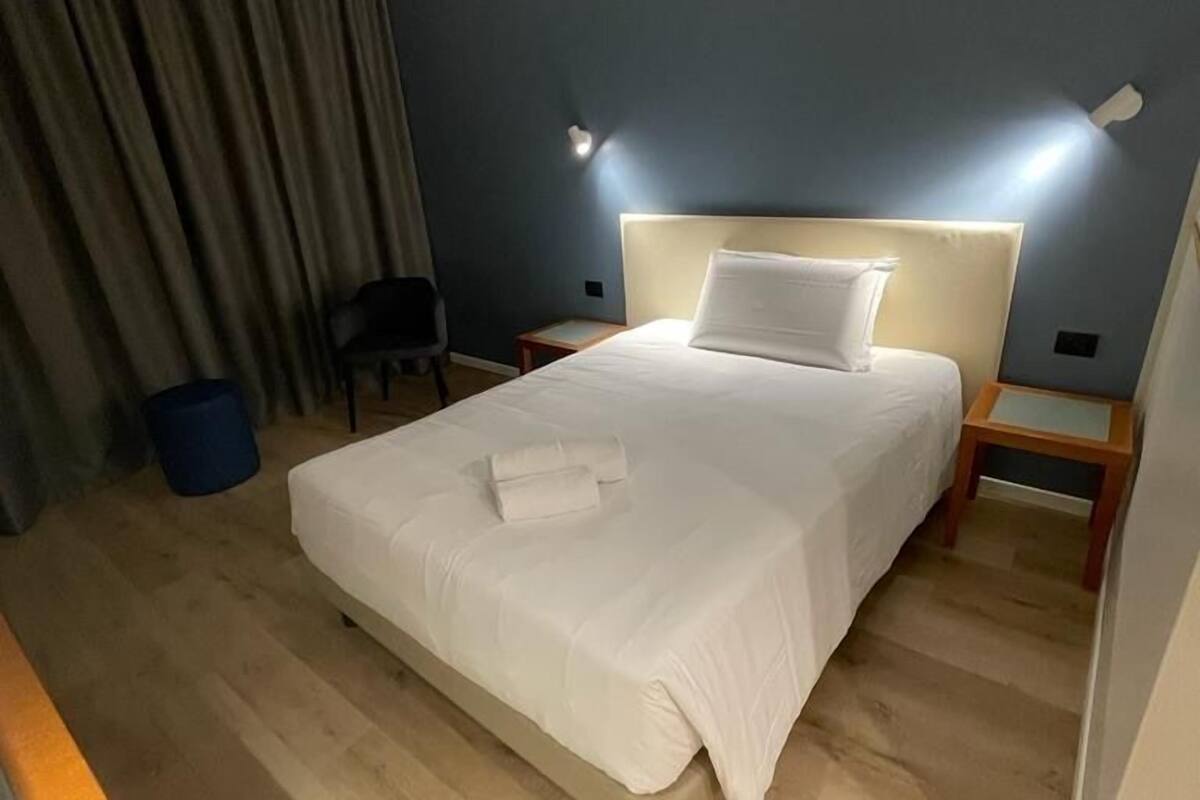 superior single room | 1 bedroom, in-room safe, desk, soundproofing