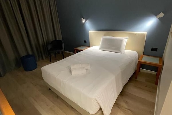 Habitació individual superior | Caixa forta a l'habitació, escriptori i habitacions insonoritzades