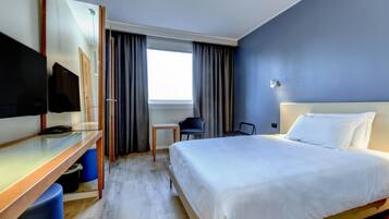 高級單人房 | 房內夾萬、書桌、隔音、免費 Wi-Fi