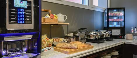 Daily buffet breakfast (EUR 9.50 per person)