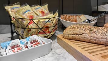 Desayuno buffet (EUR 9.50 por persona)