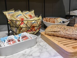 Daily buffet breakfast (EUR 9.50 per person) - B&B Hotel Quarto d'Altino  (Quarto d'Altino)