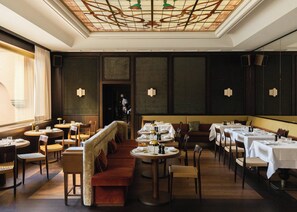 Spécialités Cuisine locale et internationale