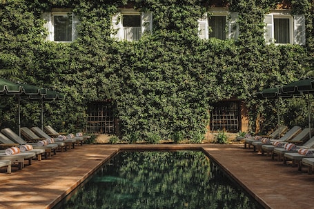 Seasonal outdoor pool