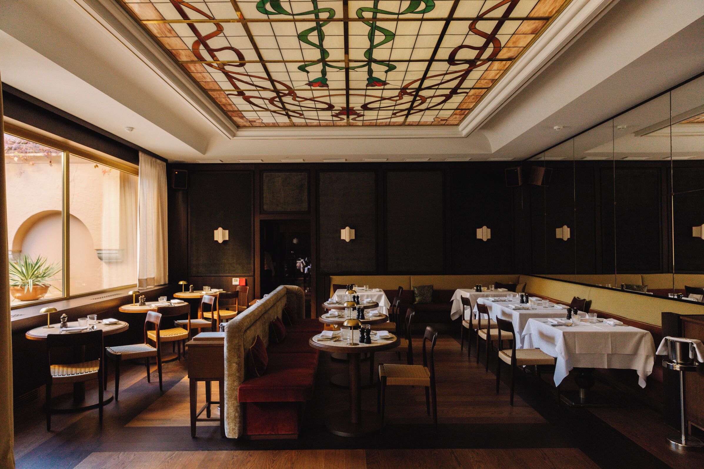 Frokost serveres, lokale og internasjonale retter