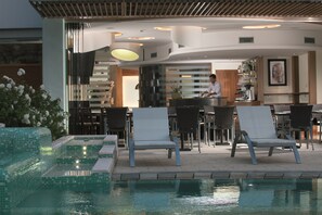 Poolbar