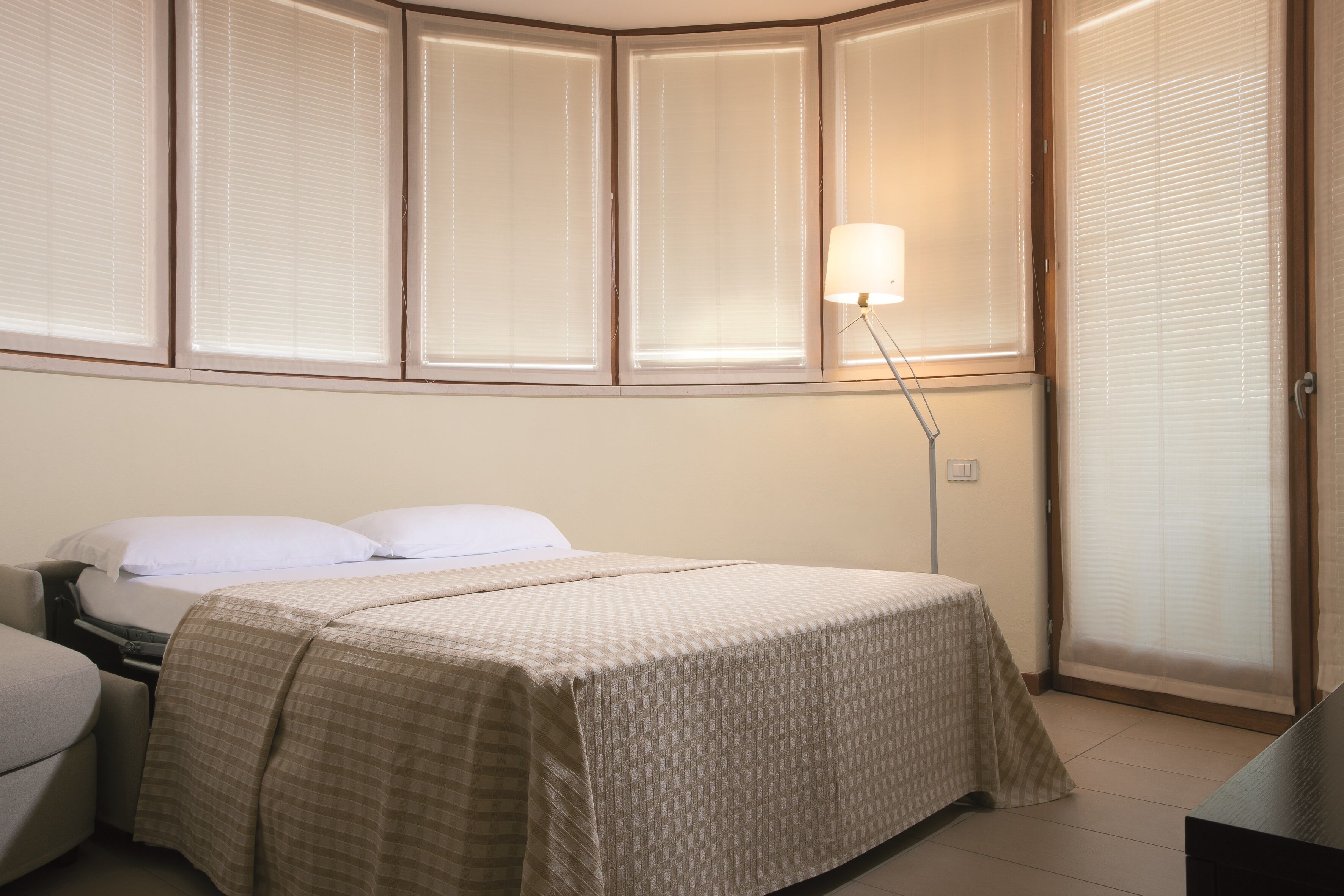 deluxe suite (4 people) | in-room safe, desk, soundproofing, iron/ironing board