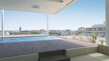 Piscina coperta, piscina all'aperto