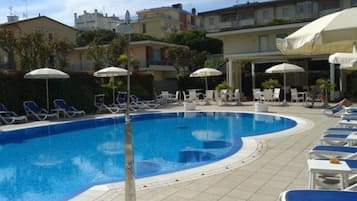 Outdoor pool, pool loungers