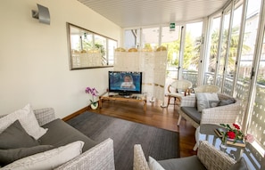 22-inch TV with satellite channels - Hotel Helios (Jesolo)