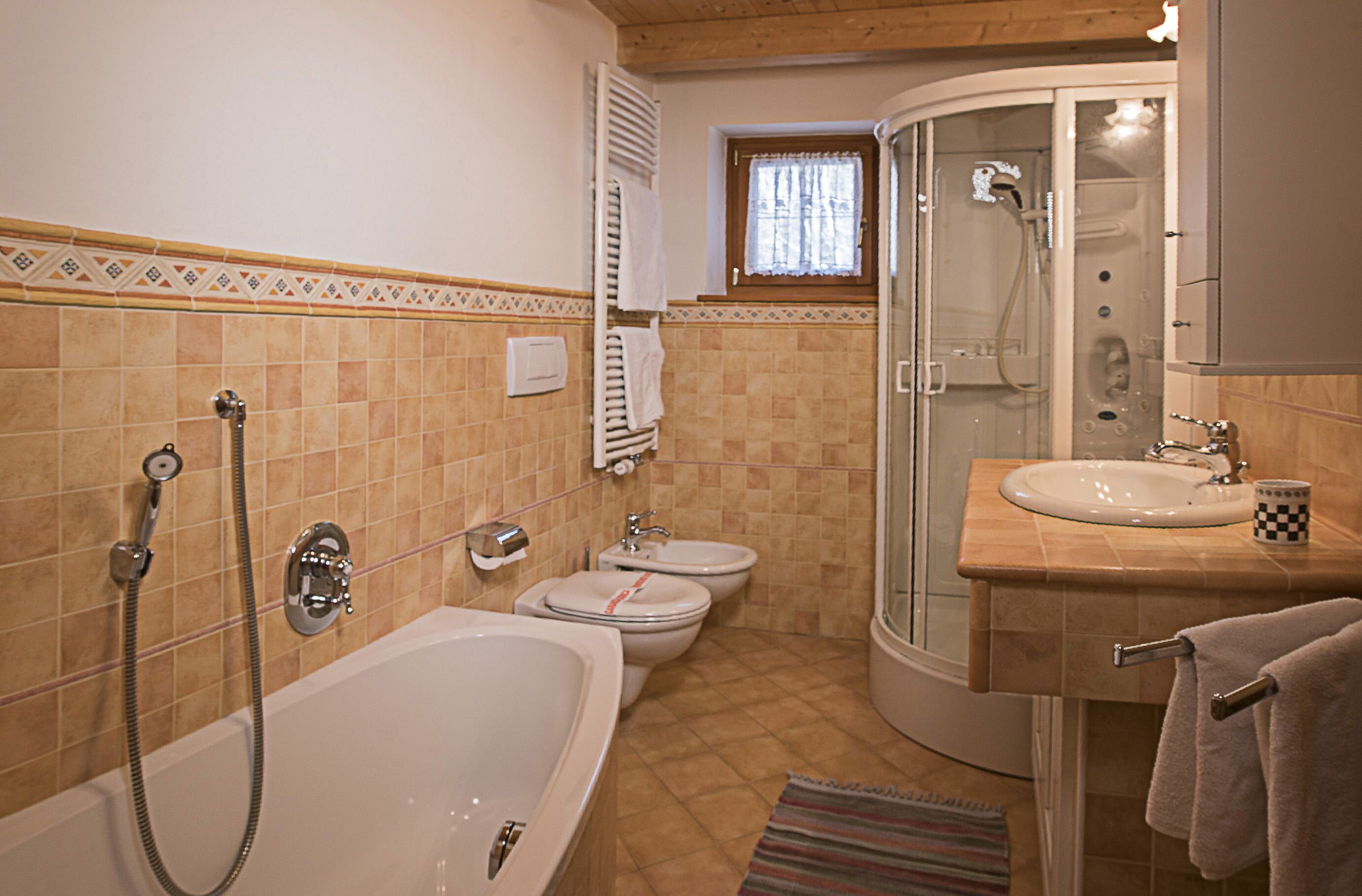 double or twin room, balcony, mountain view | bathroom | shower, free toiletries, hair dryer, bidet