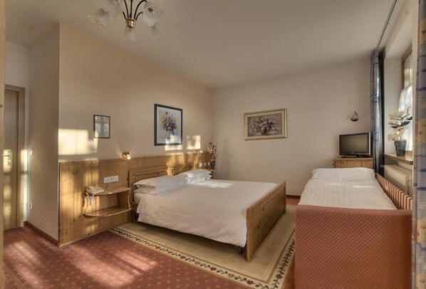 Frette Italian sheets, pillowtop beds, desk, soundproofing