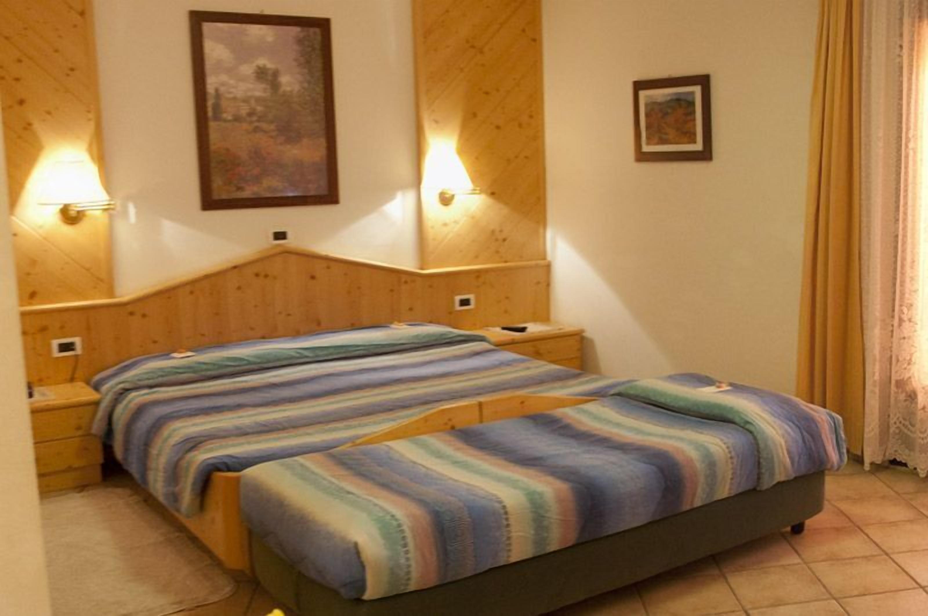 triple room | in-room safe, free cots/infant beds, free wifi