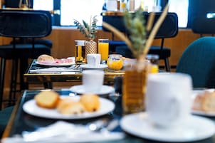 Desayuno buffet todos los días (con cargo)