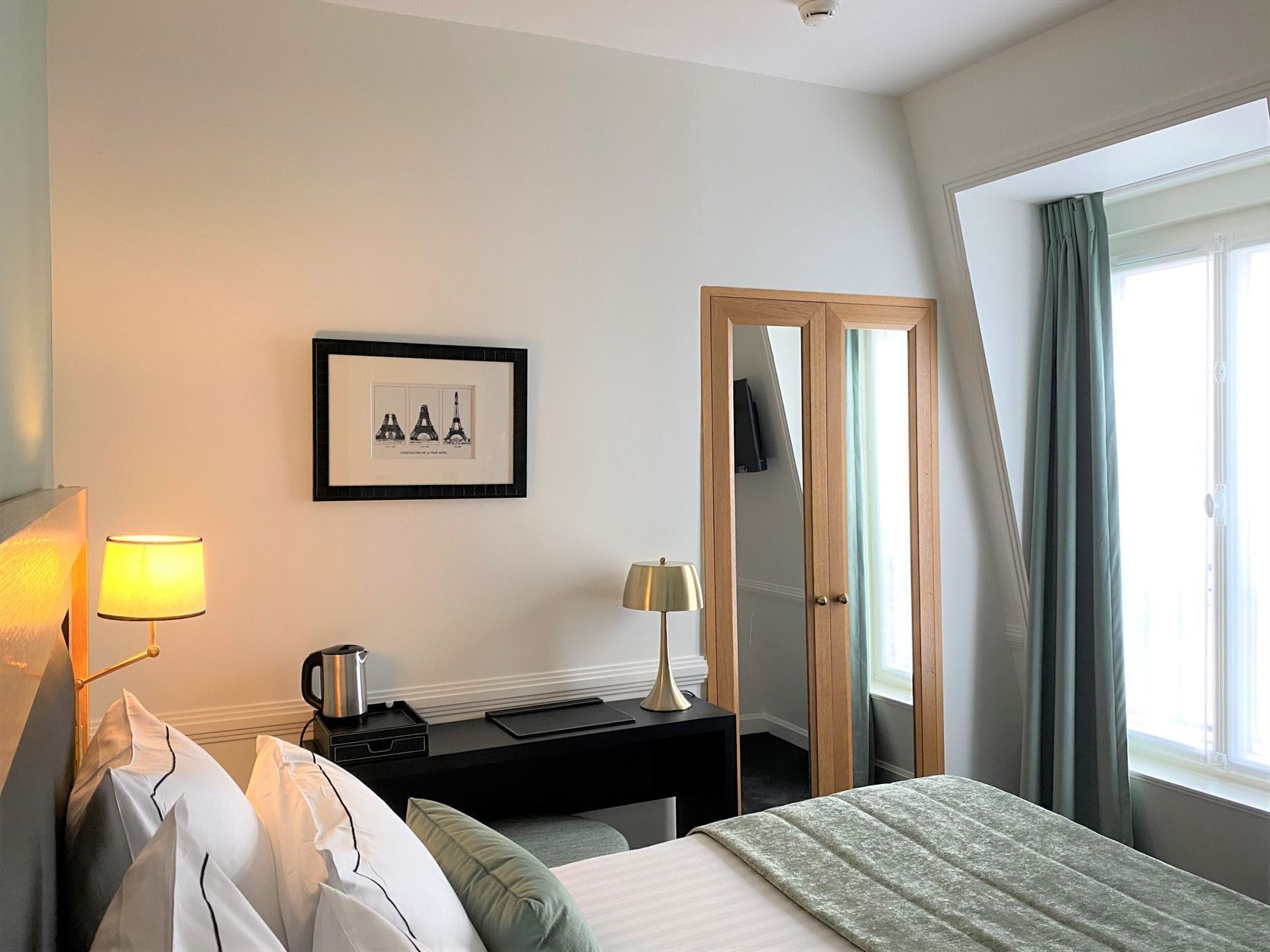 Premium bedding, Tempur-Pedic beds, in-room safe, individually decorated