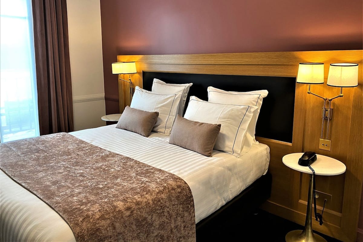 Premium bedding, Tempur-Pedic beds, in-room safe, individually decorated