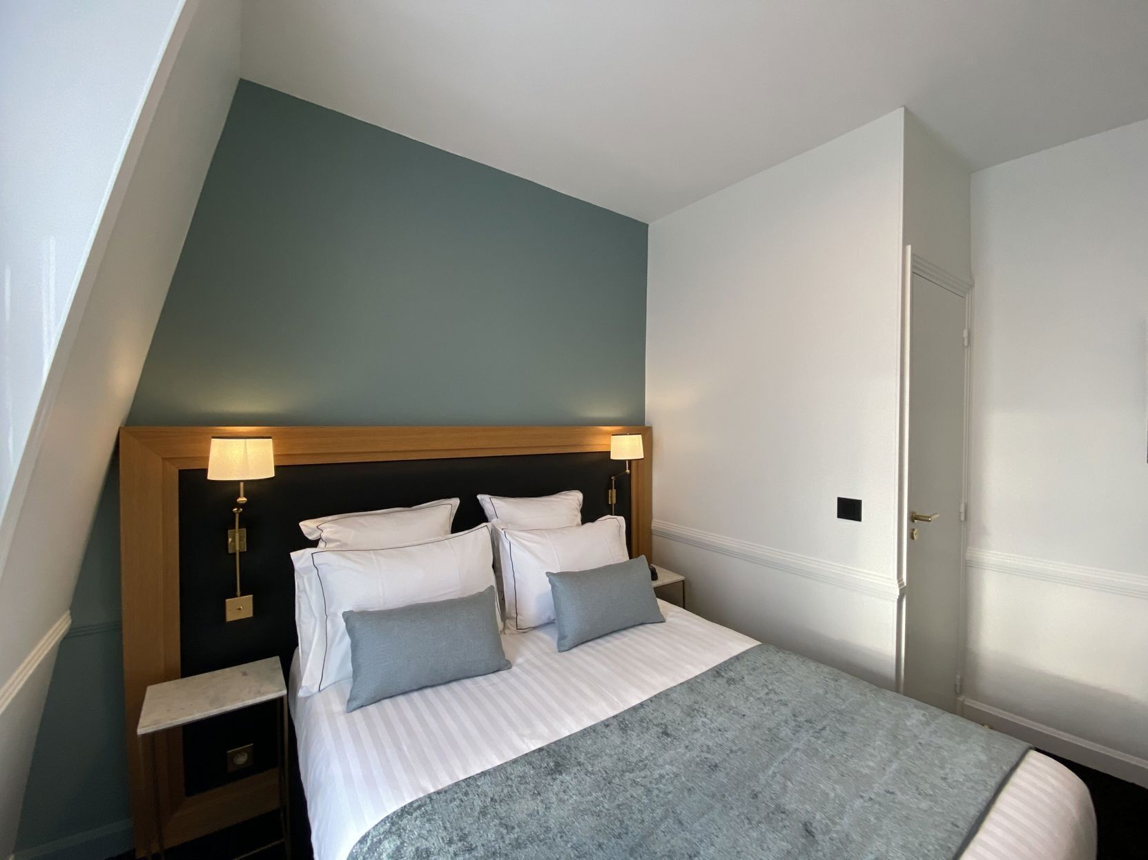 Premium bedding, Tempur-Pedic beds, in-room safe, individually decorated