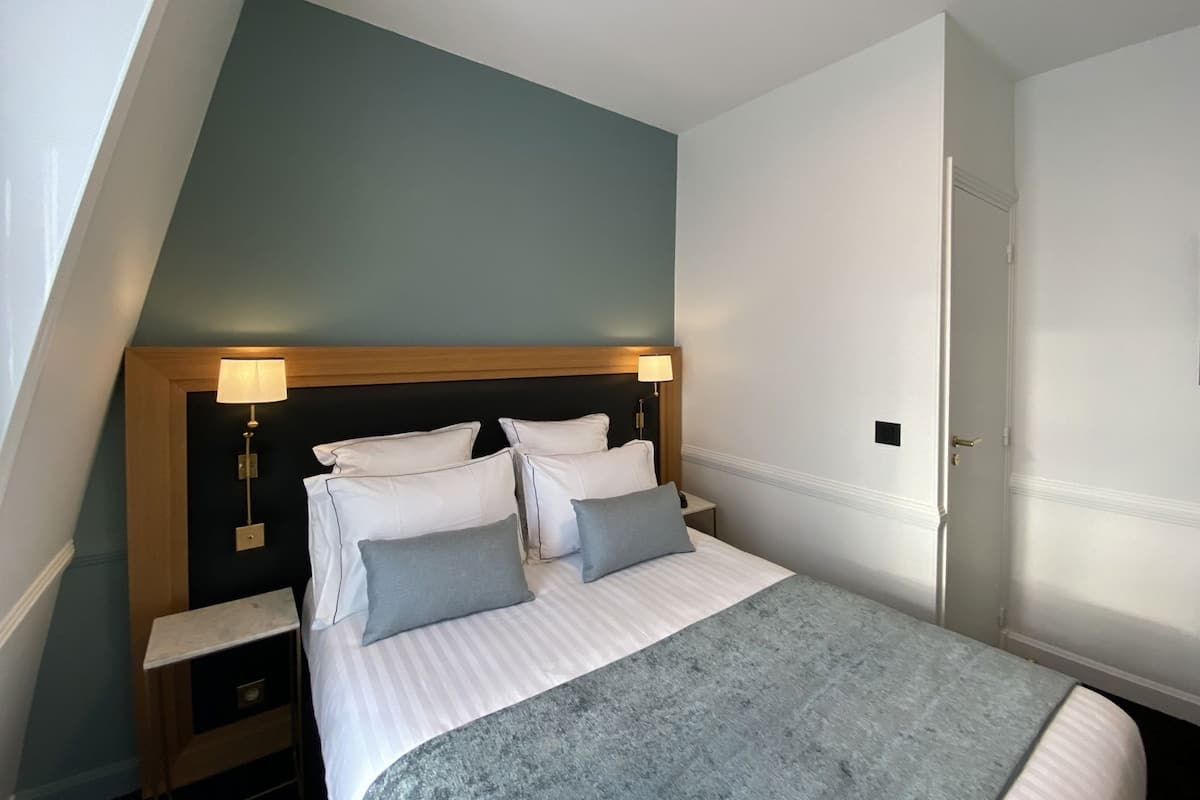 Premium bedding, Tempur-Pedic beds, in-room safe, individually decorated