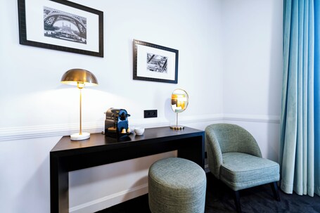 Hotel Le Cercle Tour Eiffel - Image 37