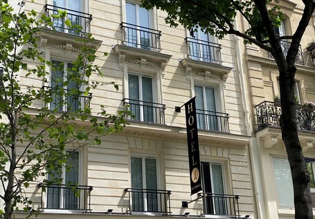 Hotel Le Cercle Tour Eiffel - Image 4
