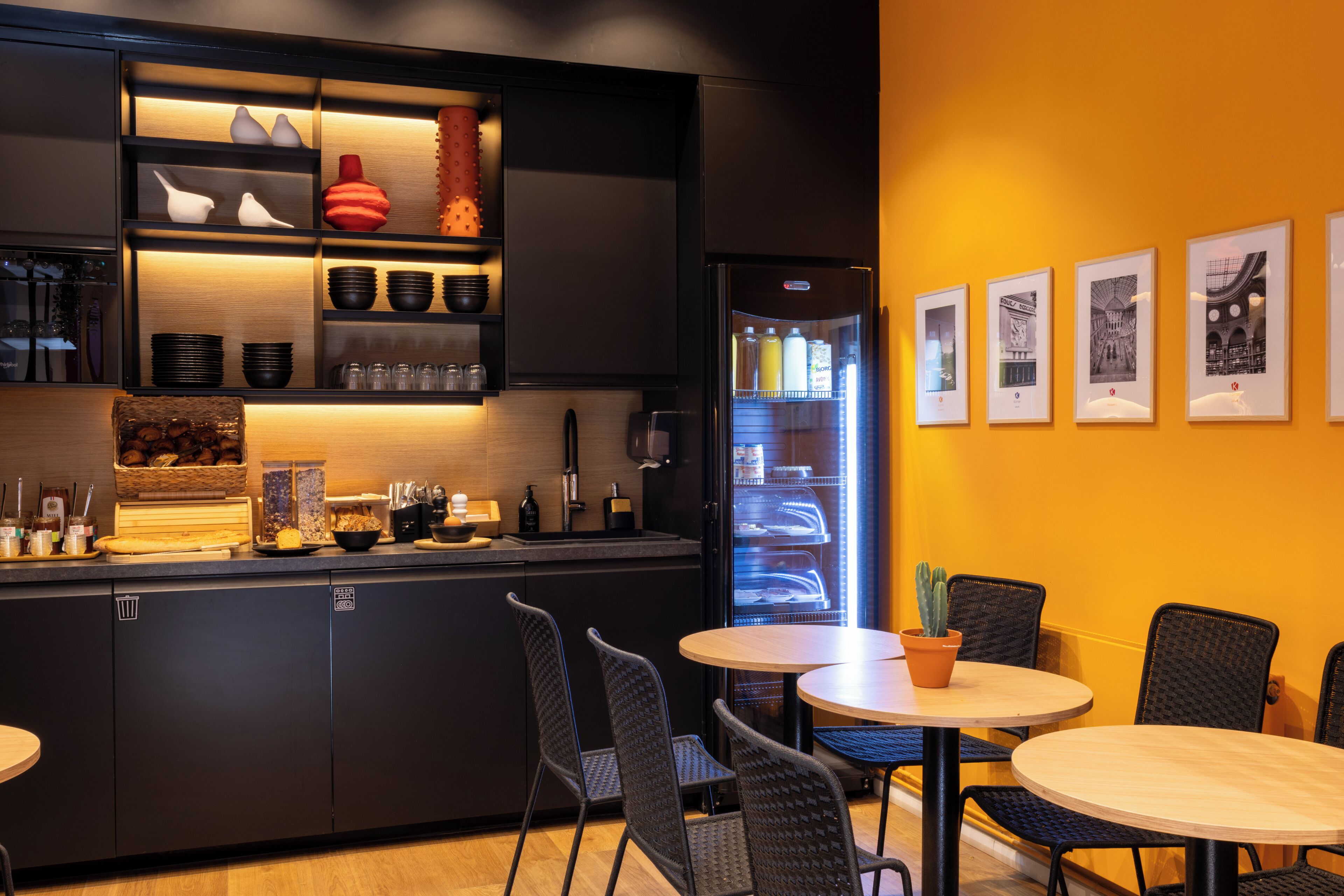 Daily buffet breakfast (EUR 14 per person)