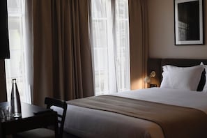 Hypo-allergenic bedding available, Select Comfort beds, desk - Local 101 Beaurepaire (Paris)