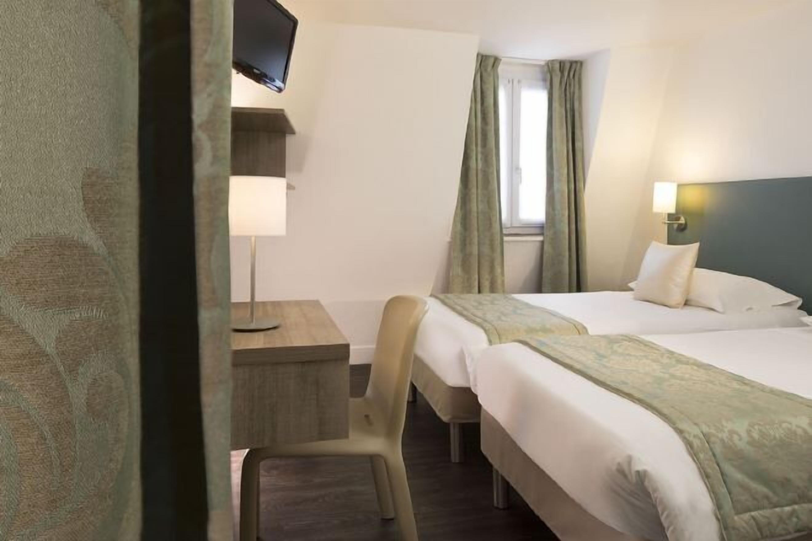 Select Comfort beds, desk, free WiFi