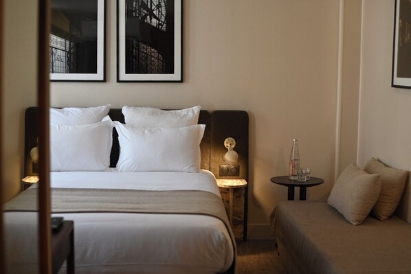 Superior Double Room, Balcony, City View | Hypo-allergenic bedding available, Select Comfort beds, desk - Local 101 Beaurepaire (Paris)