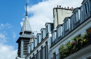 Front of property - Hotel Beaurepaire (Paris)
