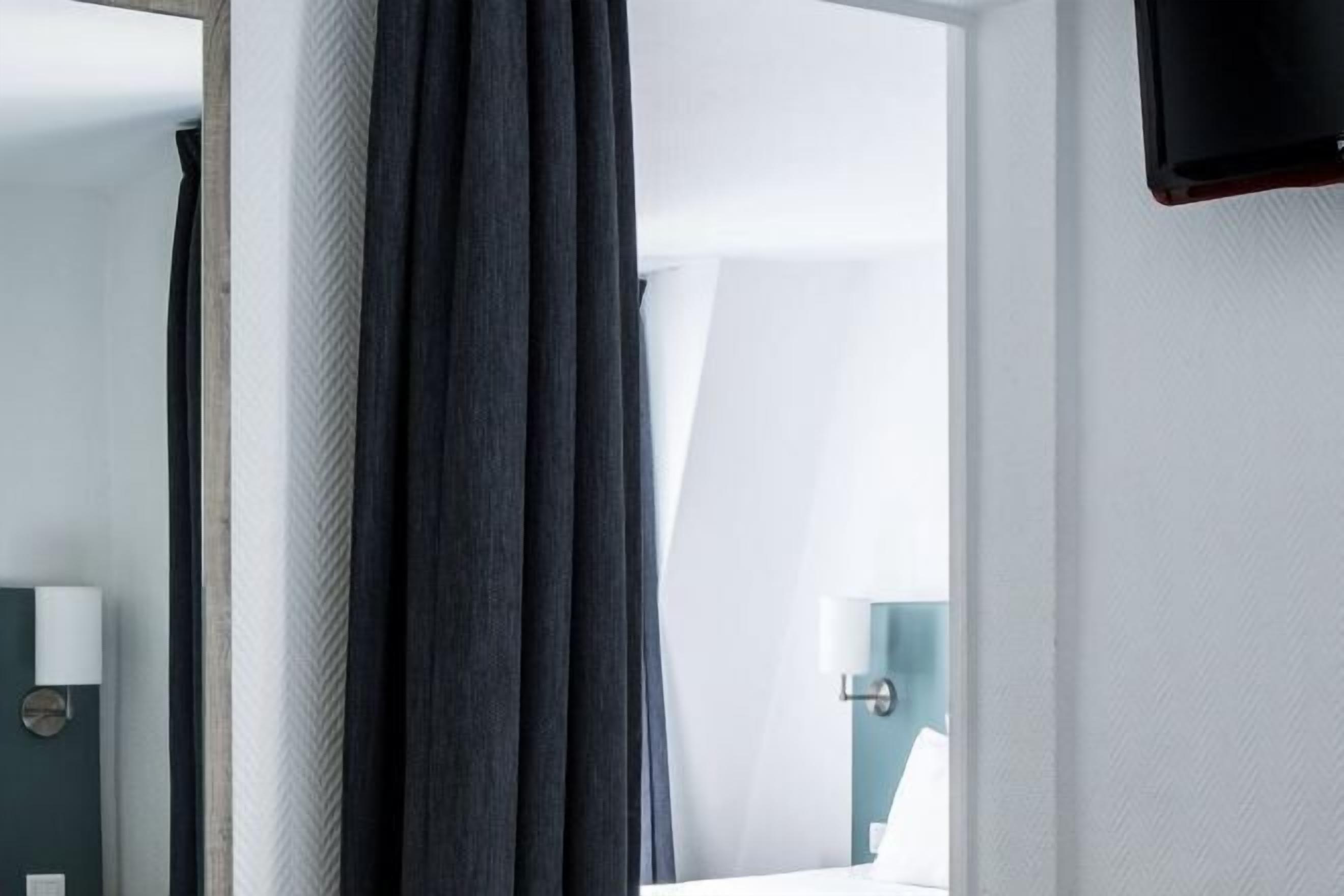 Select Comfort beds, desk, free WiFi