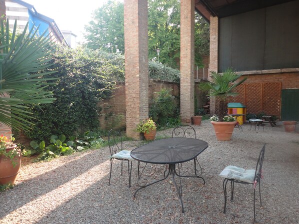 Courtyard - Soggiorno Lo Stellino (Siena)