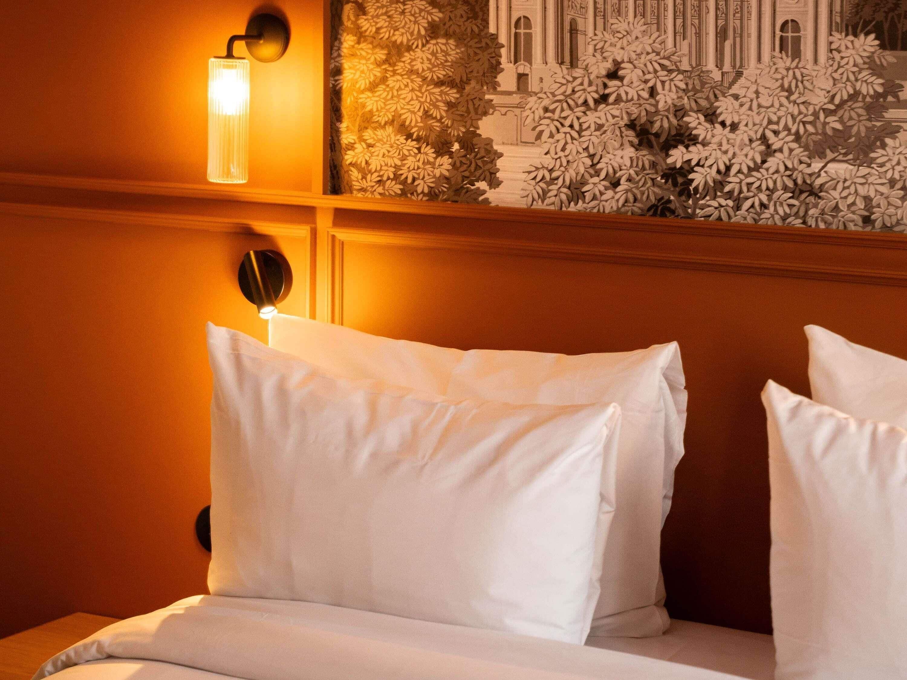 Coffres-forts dans les chambres, bureau, rideaux occultants