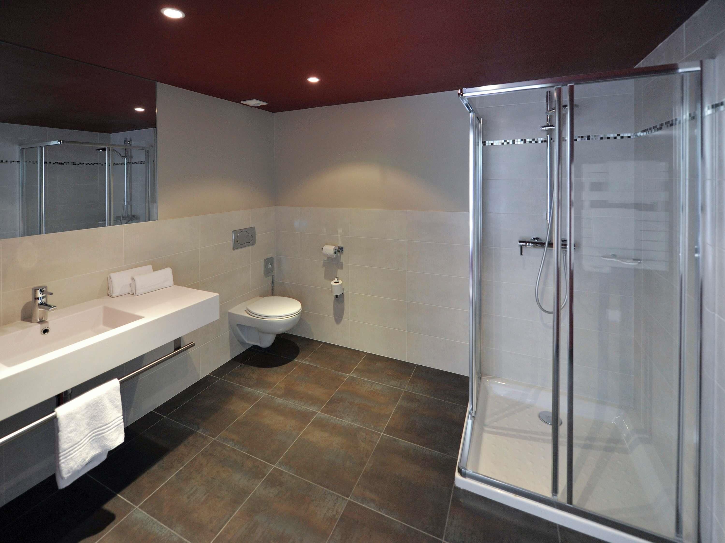 classic twin room, 2 single beds | minibar, in-room safe, desk, blackout curtains