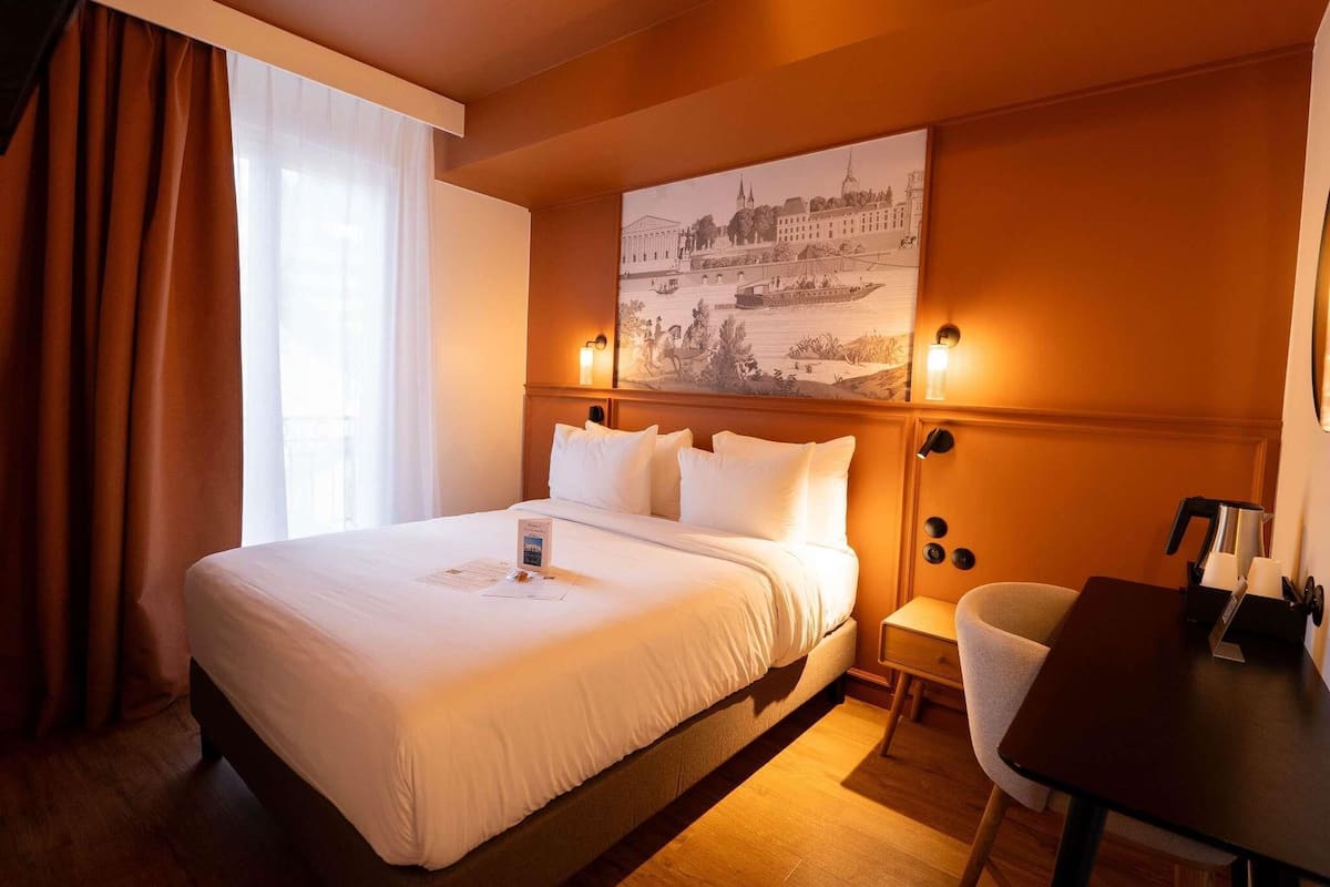 Classic Room, 1 Twin Bed (Single Use) | In-room safe, desk, blackout drapes, soundproofing