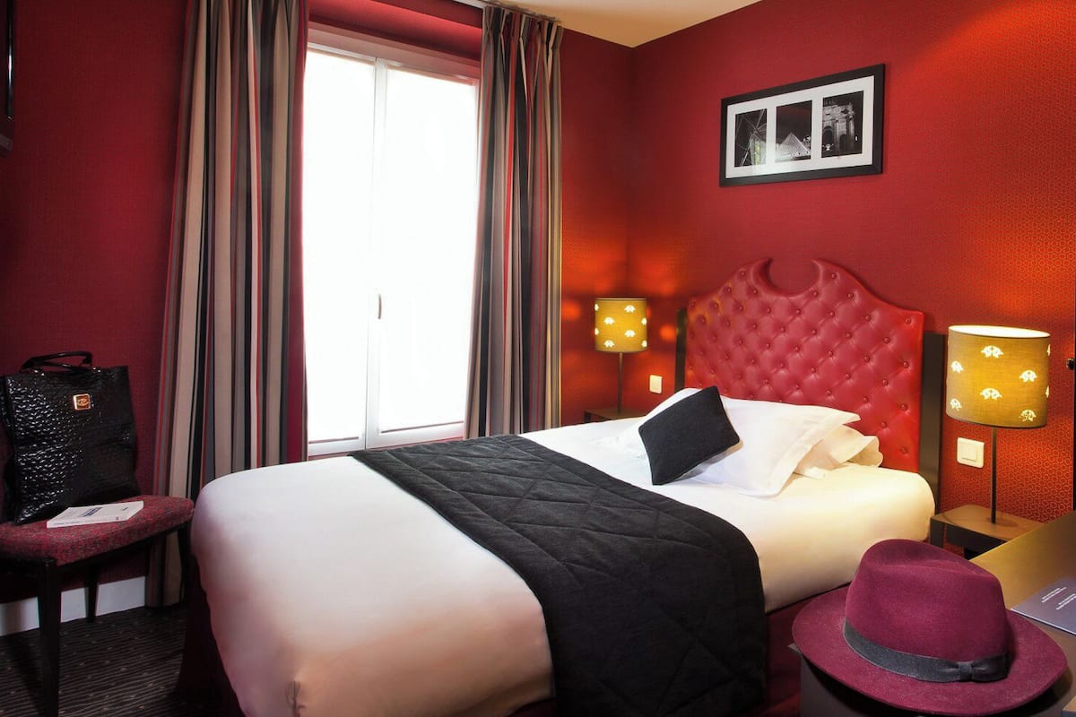 Enkeltrom – standard | Minibar, safe på rommet, skrivebord og strykejern/-brett