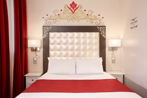Standard Double Room | Peti besi dalam bilik, meja, Wi-fi percuma 
